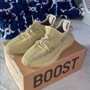 Yeezy Sulfar Size 9.5 Brand new authentic